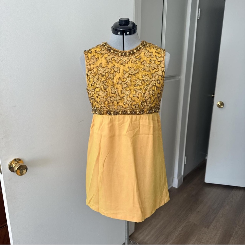 Stunning Vintage 60s Mini Dress!